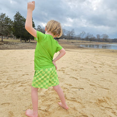 Boys short sleeve rash guard set green checker pattern - rear view